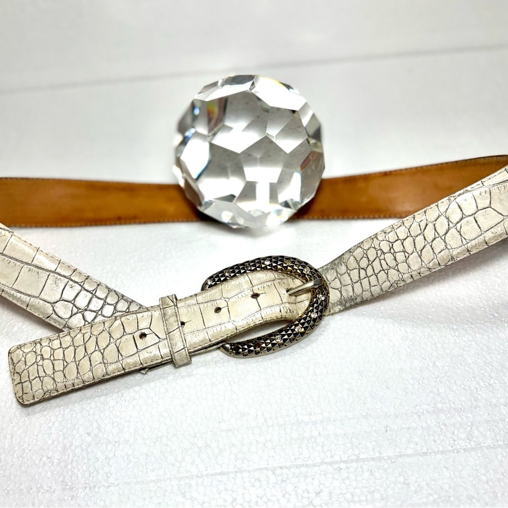 Leather Elegant White Crocodile-Embossed Belt with embellished buckle
